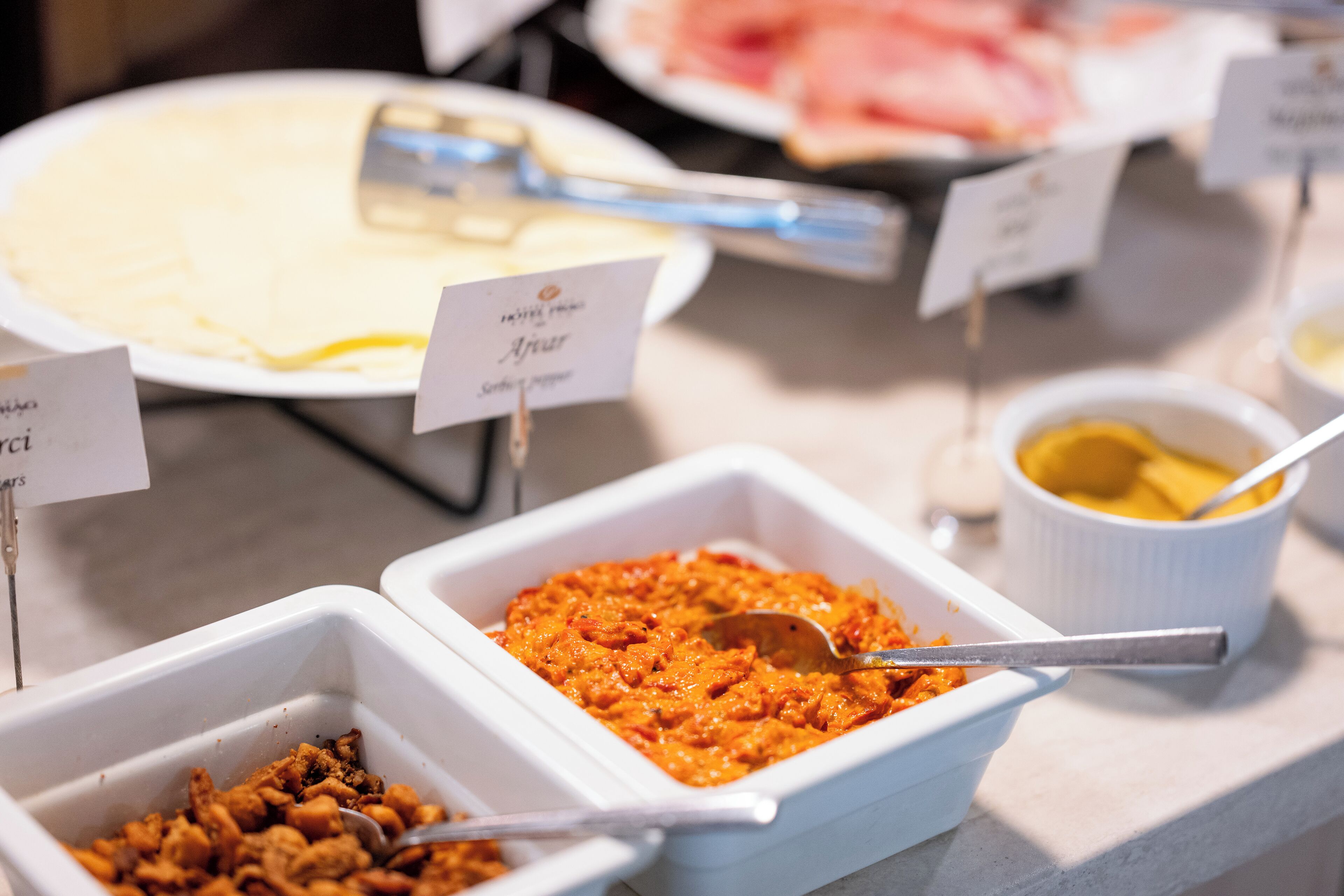 daily buffet breakfast (rsd 1000 per person)