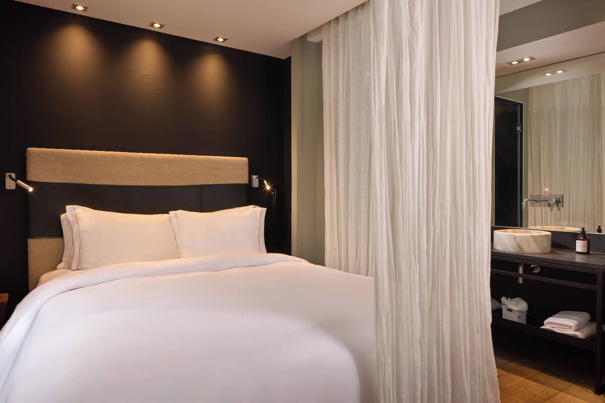 Chambre double, terrasse (Emotion Terasse) | Literie de qualité, coffre-fort, bureau, rideaux d’obscurcissement