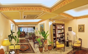 Interior - Nicola Hotel (Athens)