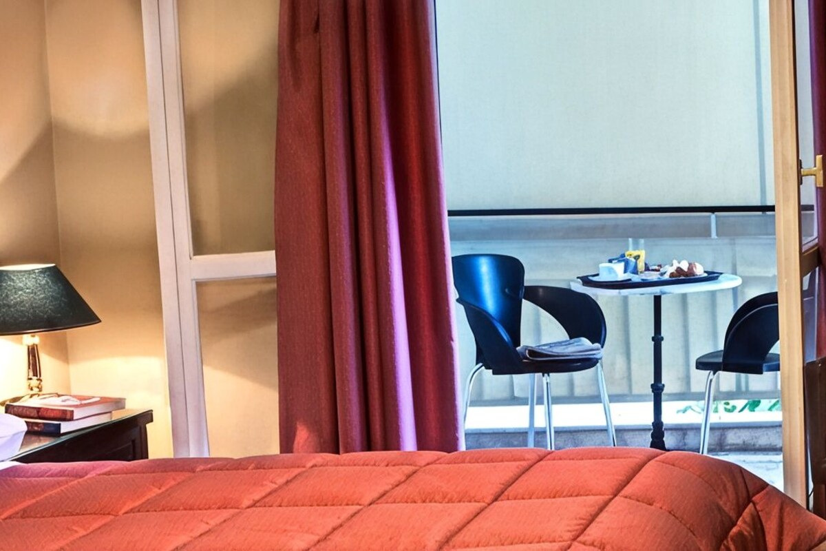 In-room safe, desk, laptop workspace, WiFi (free)