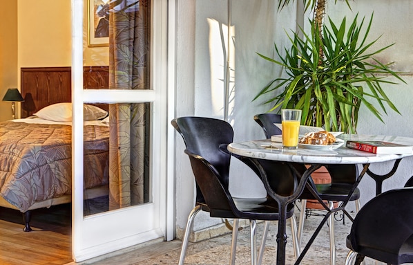 Triple Room | Balcony - Nicola Hotel (Athens)