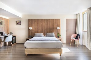 Ropa de cama de alta calidad y minibar 