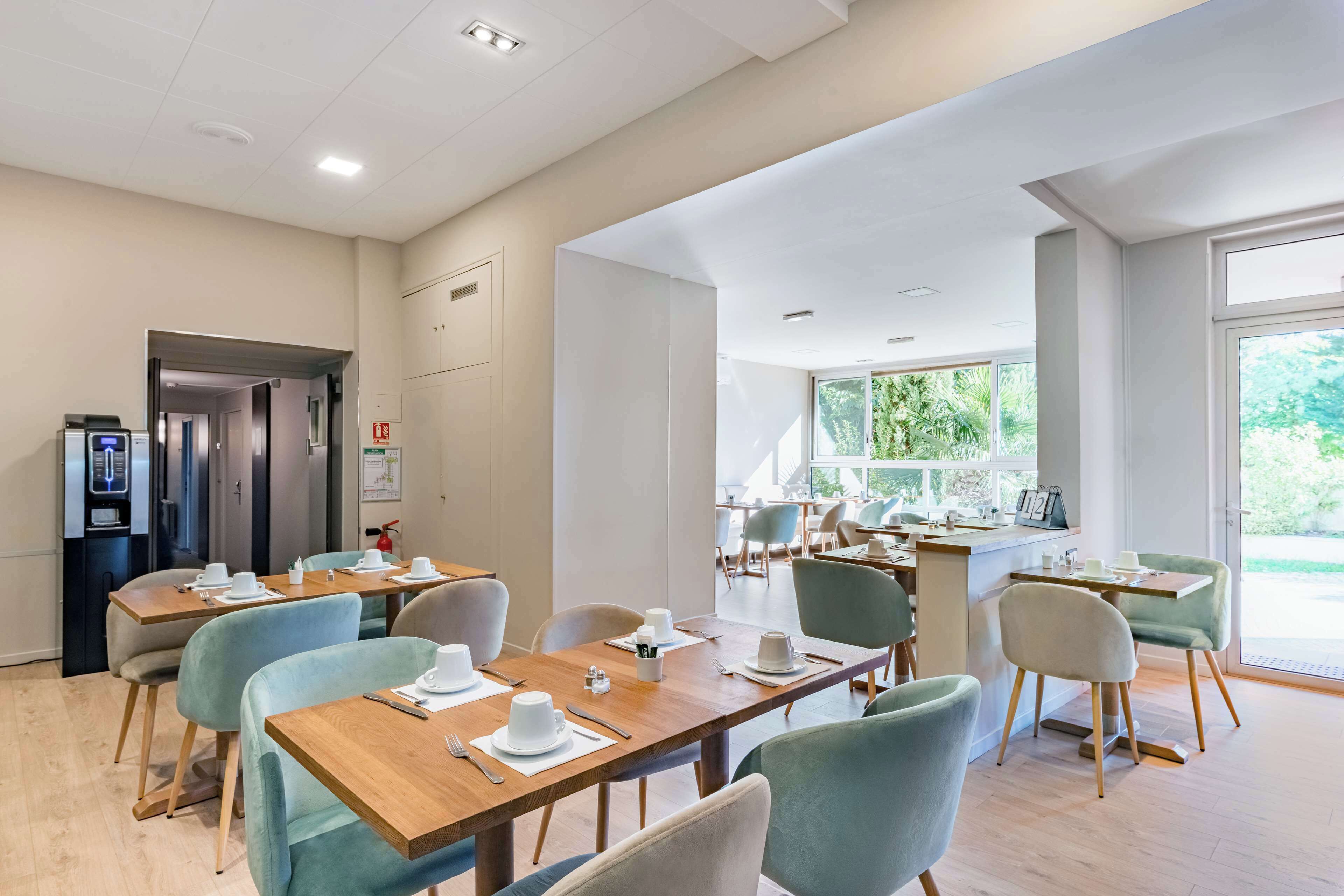 daily buffet breakfast (eur 13 per person)