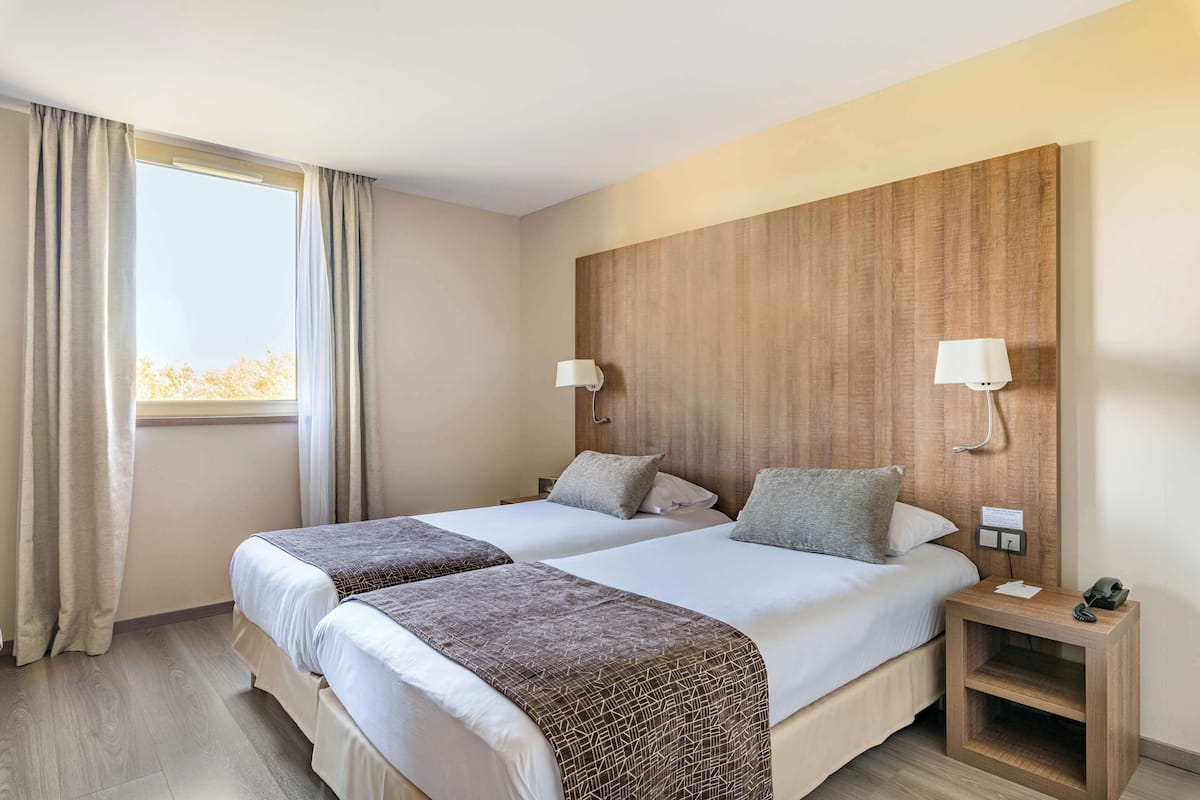 Standard Room, 2 Single Beds, Non Smoking (Executive Level)