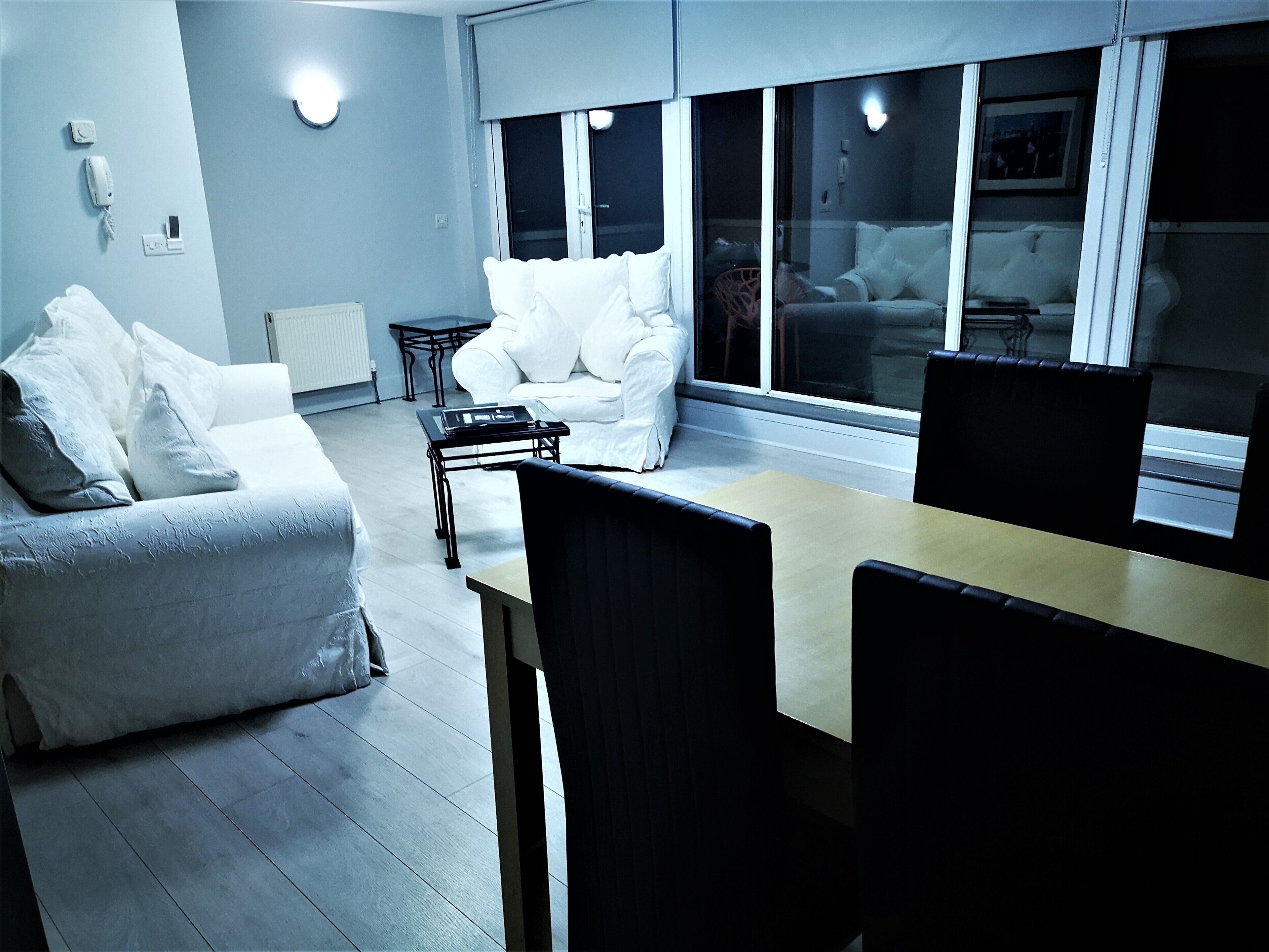 self-catering suite for 2, ocean view | living area