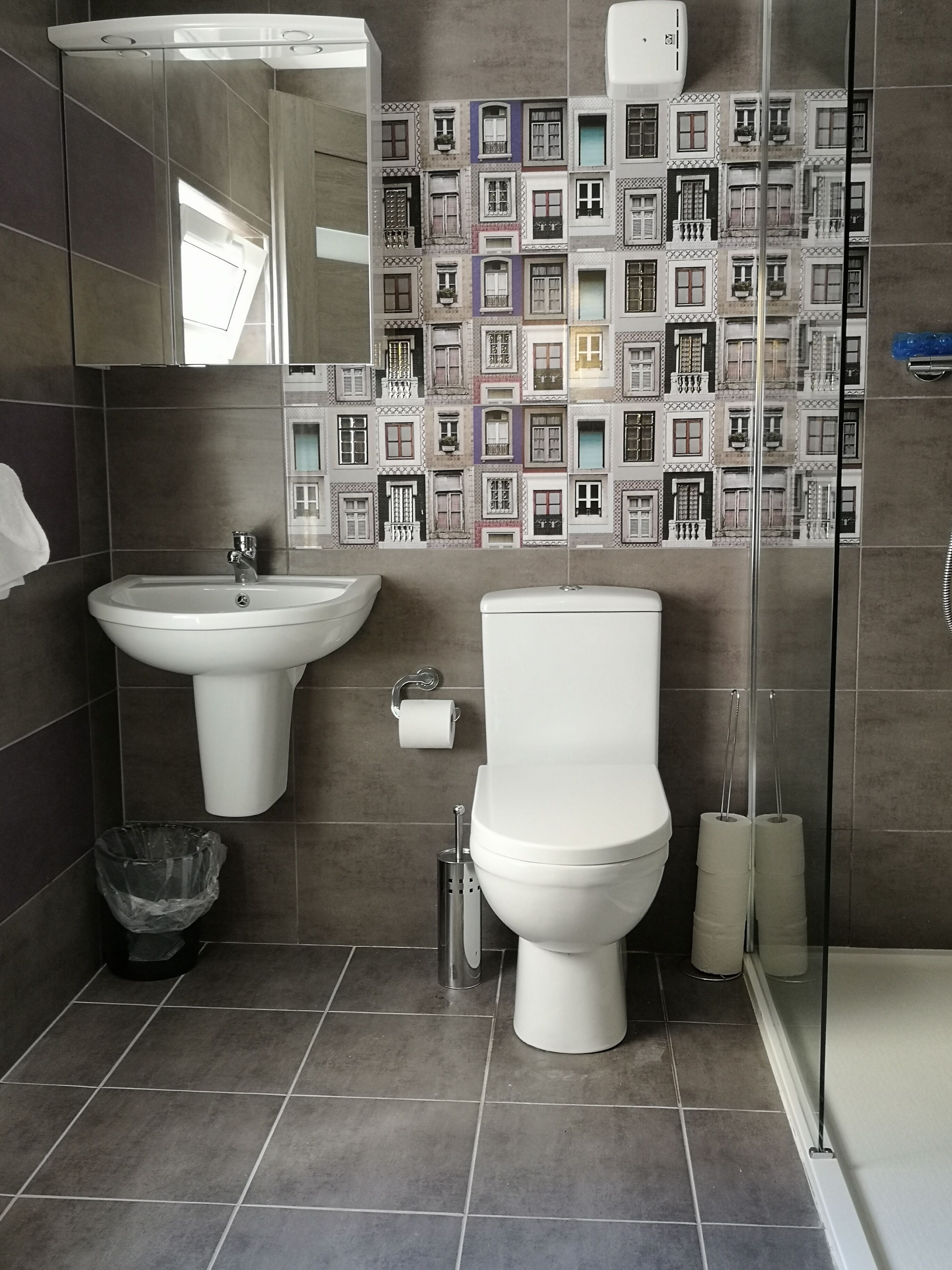 townhome, 4 bedrooms | bathroom | shower, free toiletries, hair dryer, towels