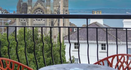 Bella Vista Hotel & Self Catering Suites