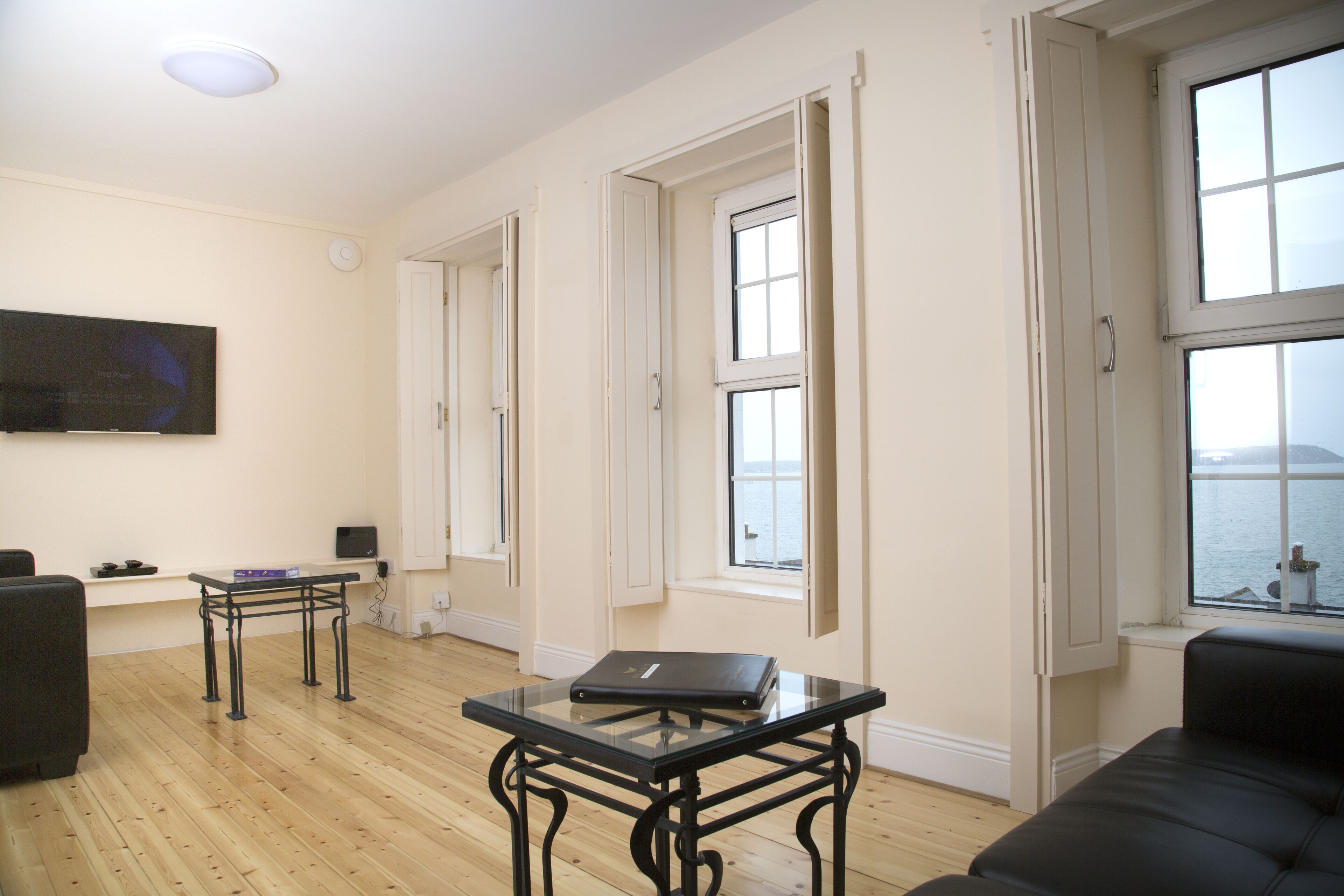 townhome, 4 bedrooms, ocean view | living area