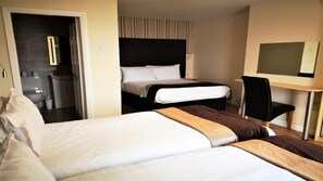 Apartament, 2 dormitoris, vistes a l'oceà | 1 dormitori, decoració individual, mobiliari individual i escriptori 