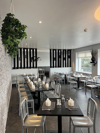 Dinner served, Chinese cuisine, ocean views