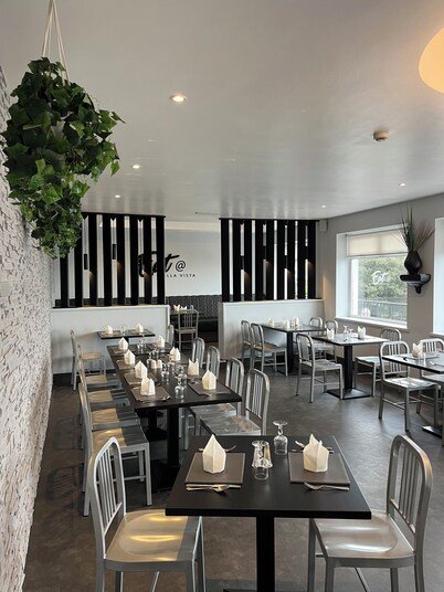 Bella Vista Hotel & Self Catering Suites