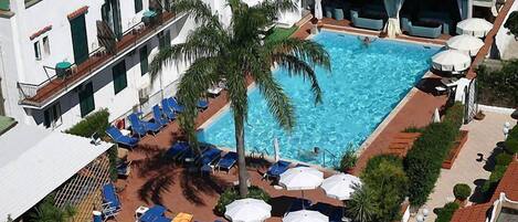 Indoor pool, outdoor pool
