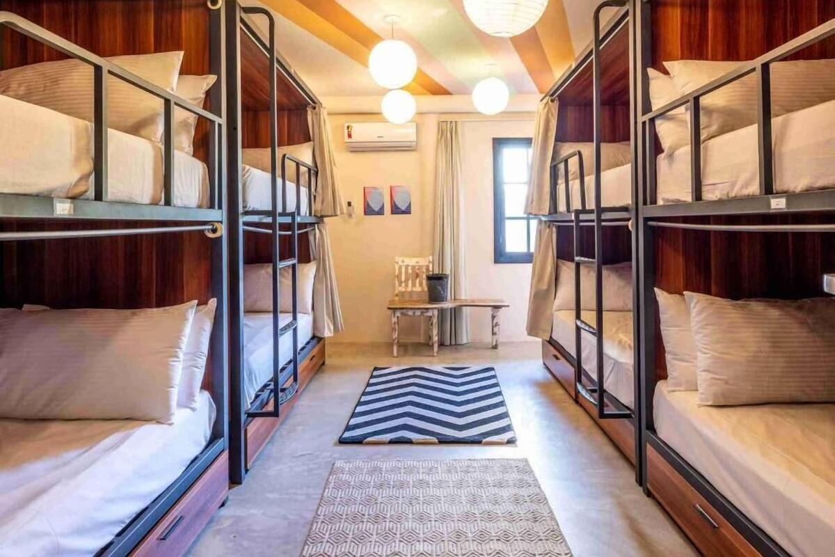 1 habitación y ropa de cama