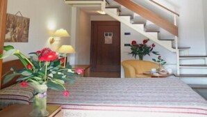 Familie maisonnette, 1 tweepersoonsbed, niet-roken | Een minibar, een kluis op de kamer, een bureau, babybedden (toeslag)