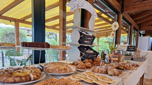 Breakfast and dinner served  - Hotel Duca della Corgna (Castiglione del Lago)
