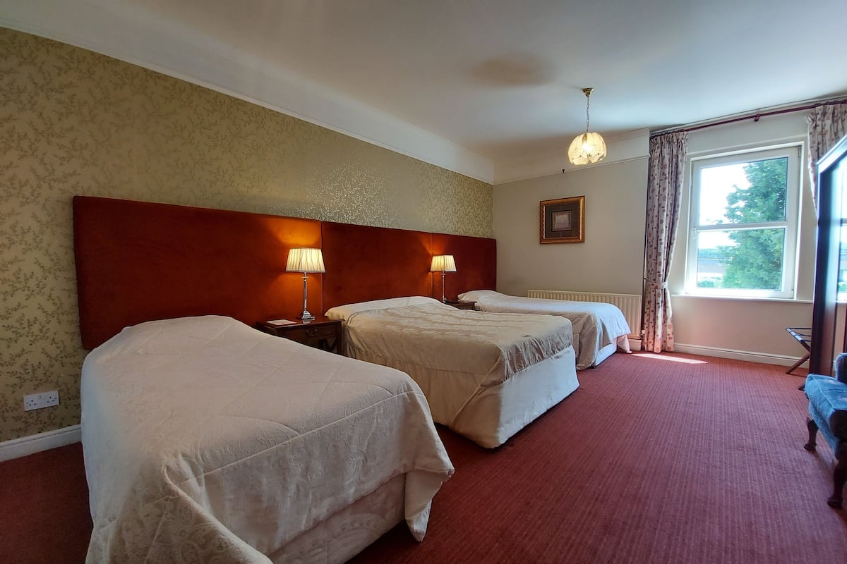 1 bedroom, in-room safe, desk, soundproofing