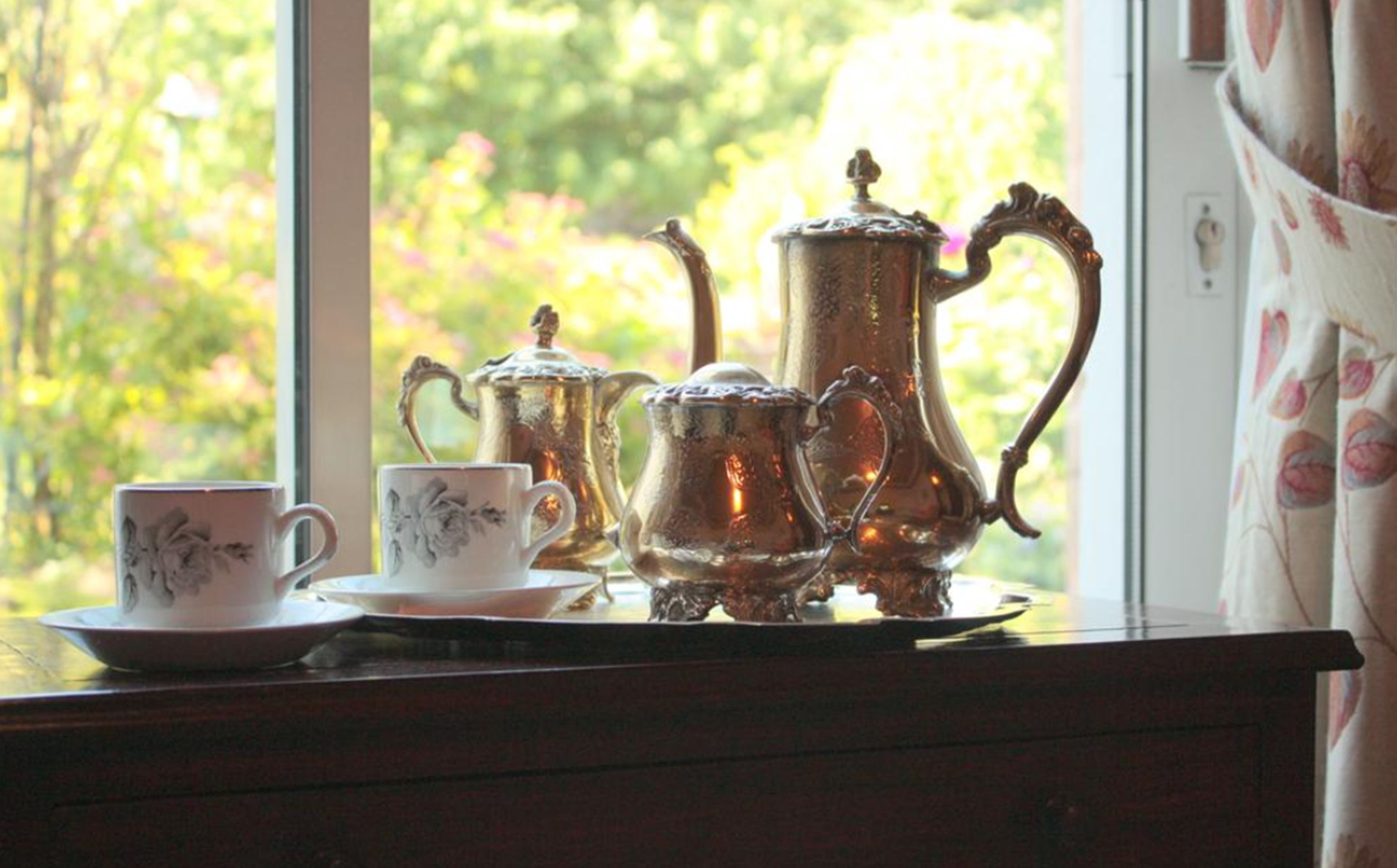 daily full breakfast (eur 13 per person)