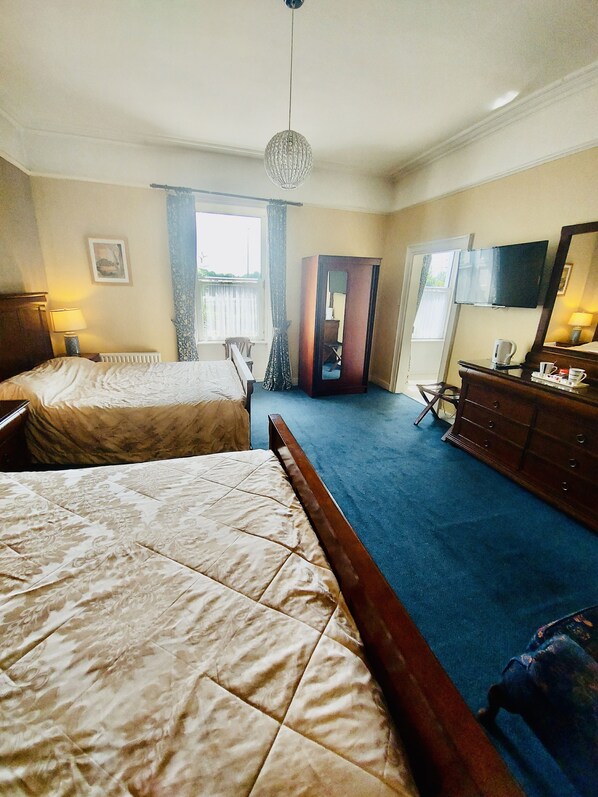 In-room safe, desk, soundproofing, iron/ironing board