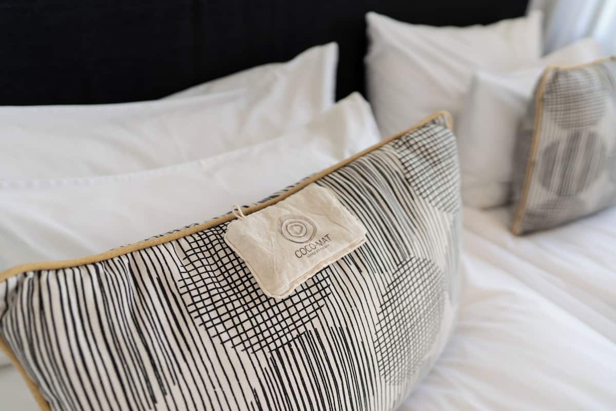 Deluxe Room | 1 bedroom, premium bedding, in-room safe, blackout drapes