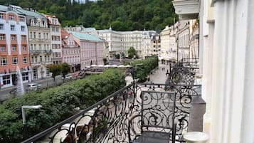 Superior Double Room with Colonnade View | Street view