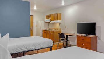 Standard Studio, Non Smoking, Refrigerator & Microwave | Premium bedding, desk, laptop workspace, iron/ironing board