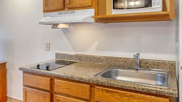 Geladeira grande, micro-ondas, cooktop, freezer