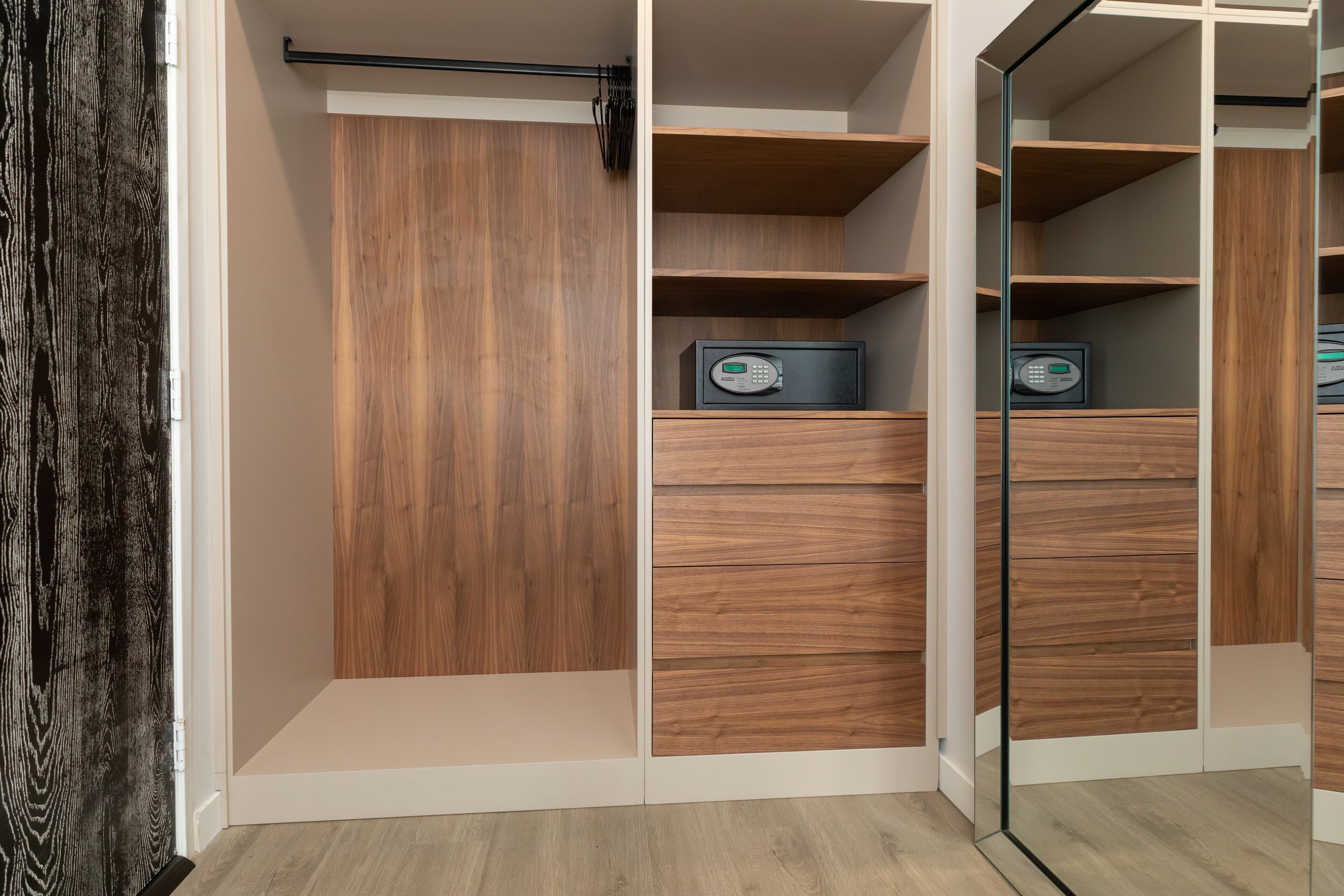 deluxe queen bed (b1) | in-room safe, desk, laptop workspace, blackout curtains