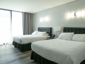 Habitación Deluxe, 1 cama doble (Pool Access) | Vistas desde la habitación