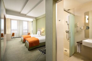 Standard Room, 2 Single Beds | Minibar, in-room safe, desk, soundproofing - Golden Tulip Ana Tower Sibiu (Sibiu)