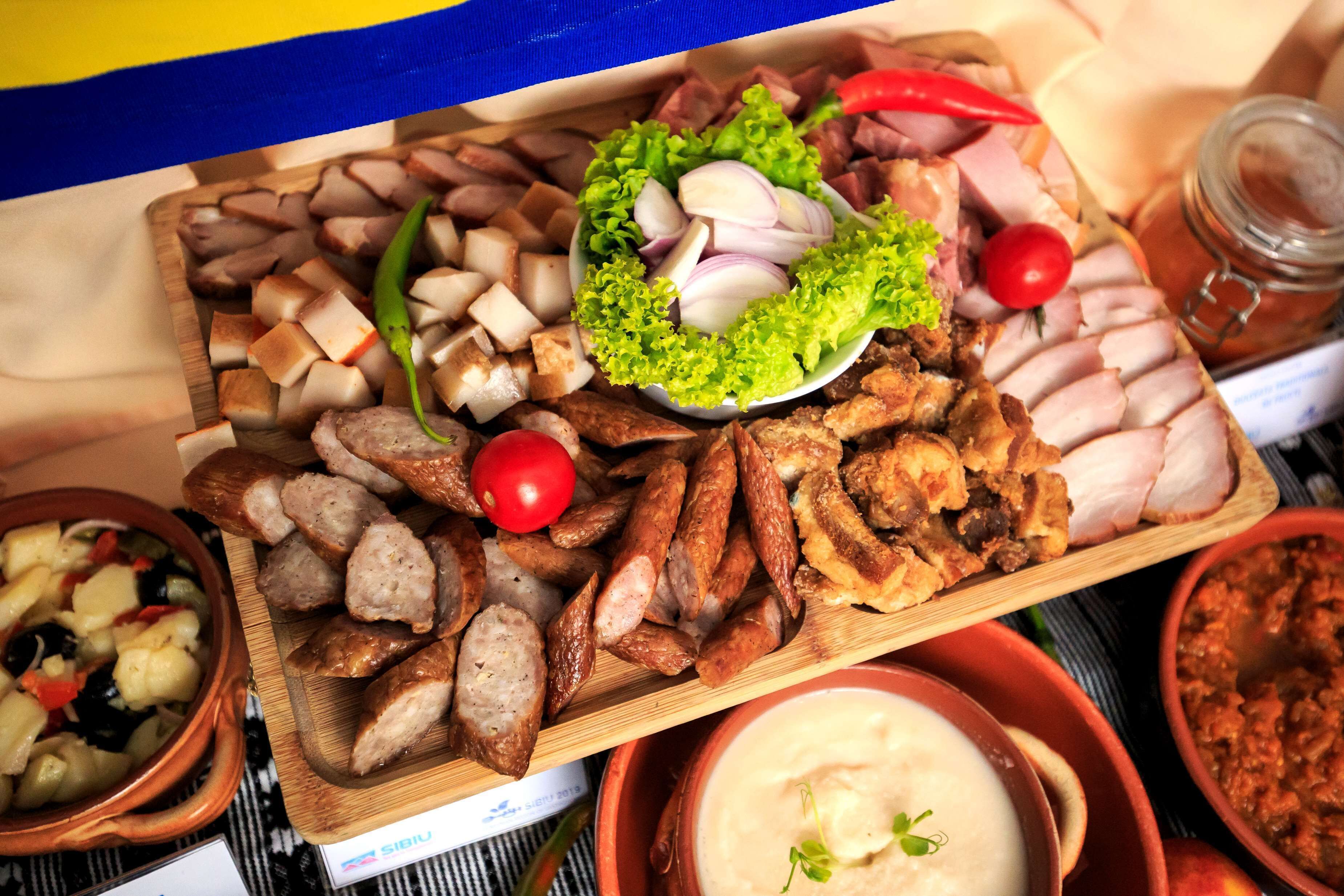 Daily buffet breakfast (RON 50 per person)