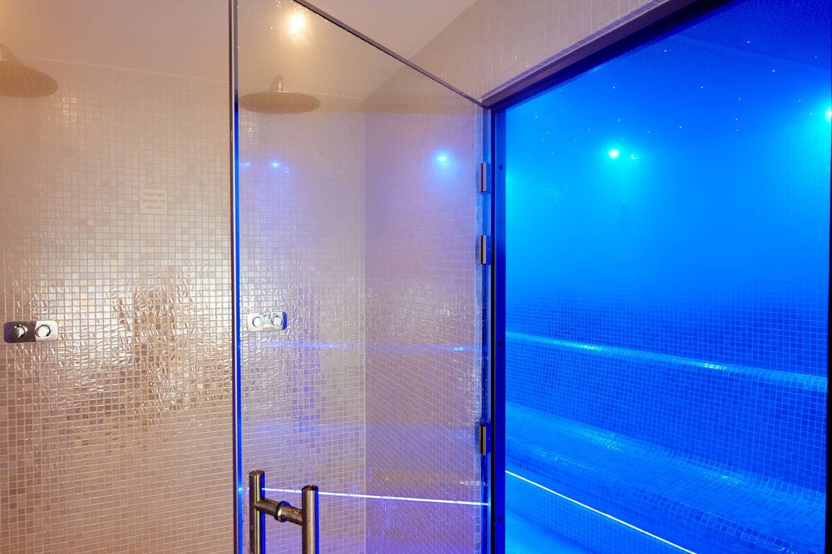 hot tub, body treatments, facials, 5 treatment rooms