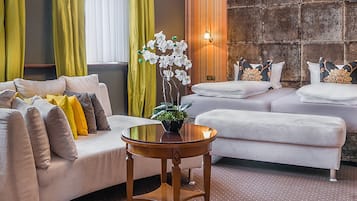Suite júnior | Minibar amb articles gratuïts i wifi gratuïta