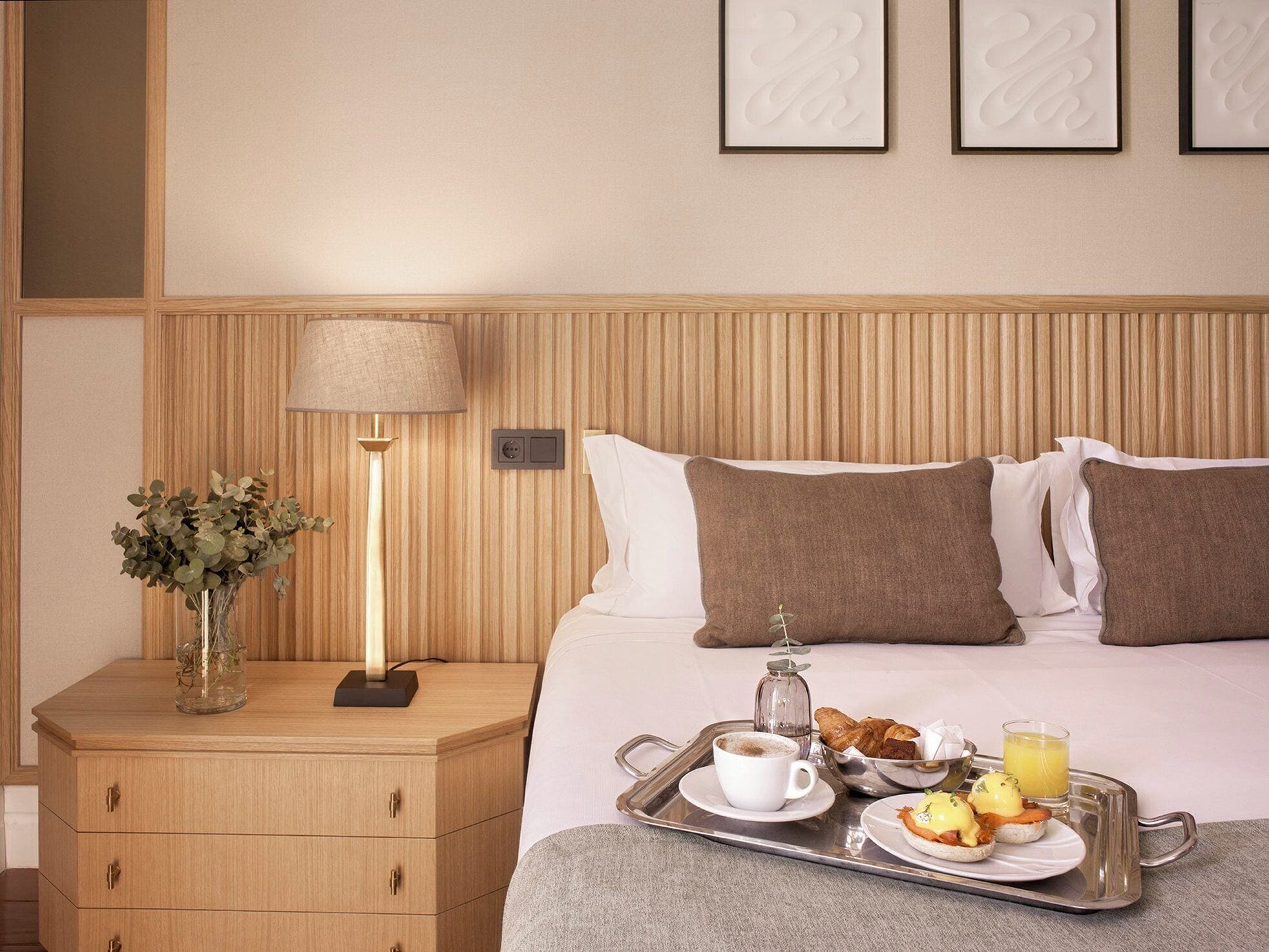 egyptian cotton sheets, premium bedding, minibar, in-room safe