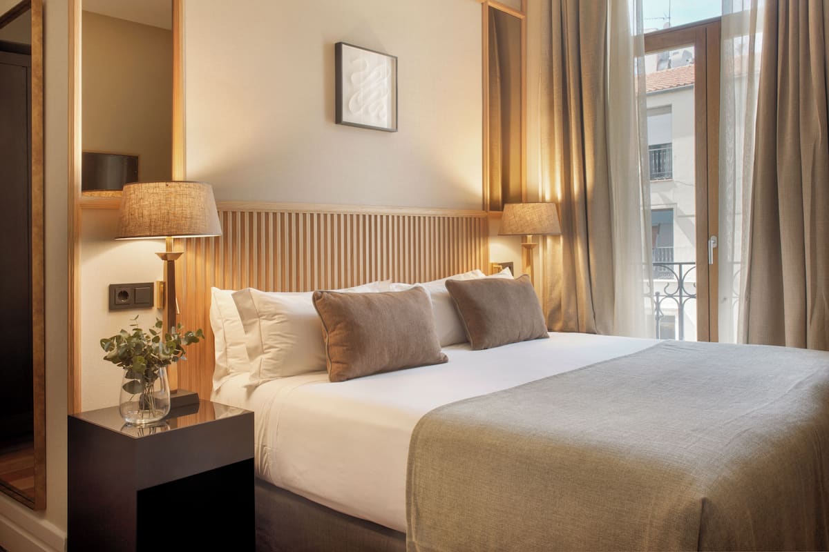 Chambre Double, vue jardin | Draps en coton égyptien, literie de qualité supérieure, minibar
