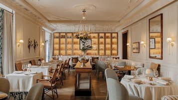 Lunch and dinner served, Mediterranean cuisine