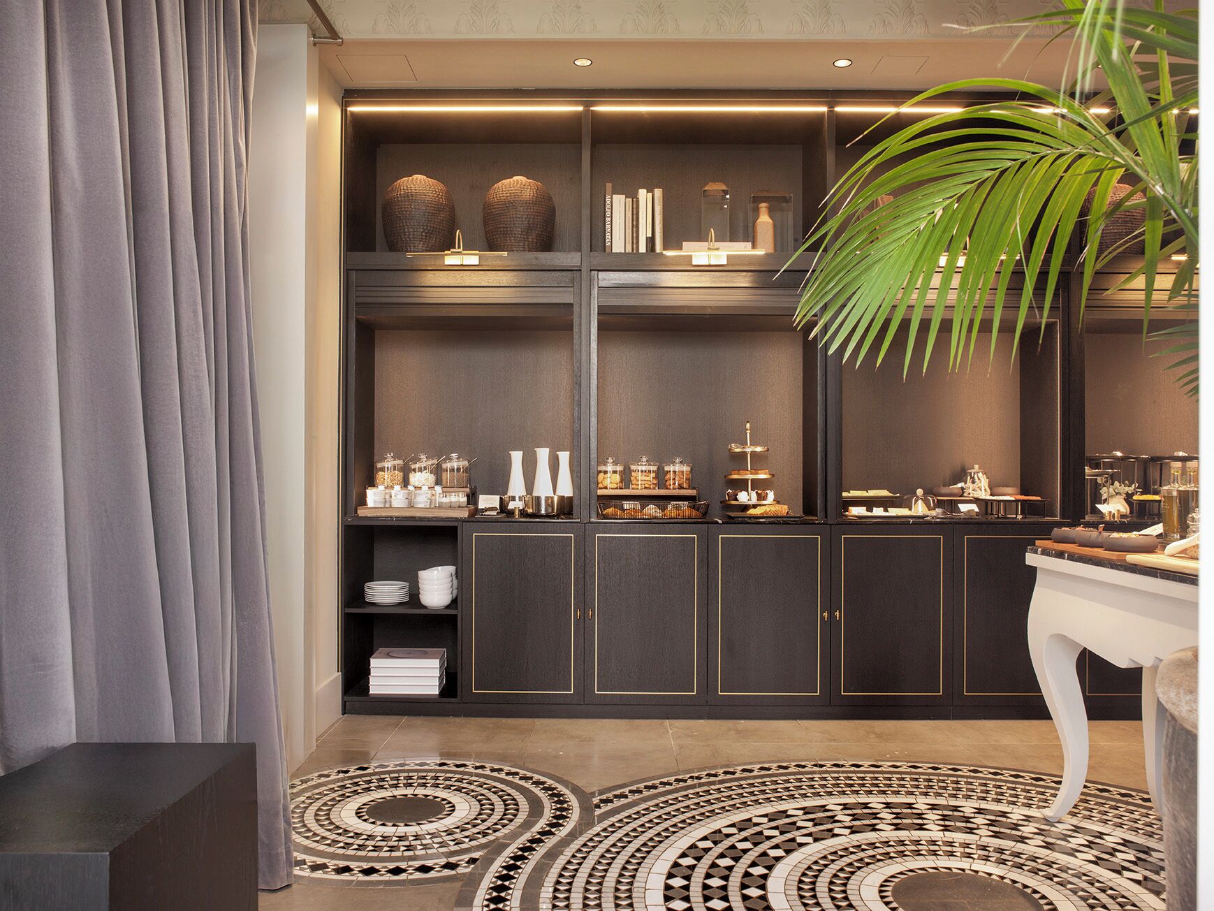 daily buffet breakfast (eur 29 per person)