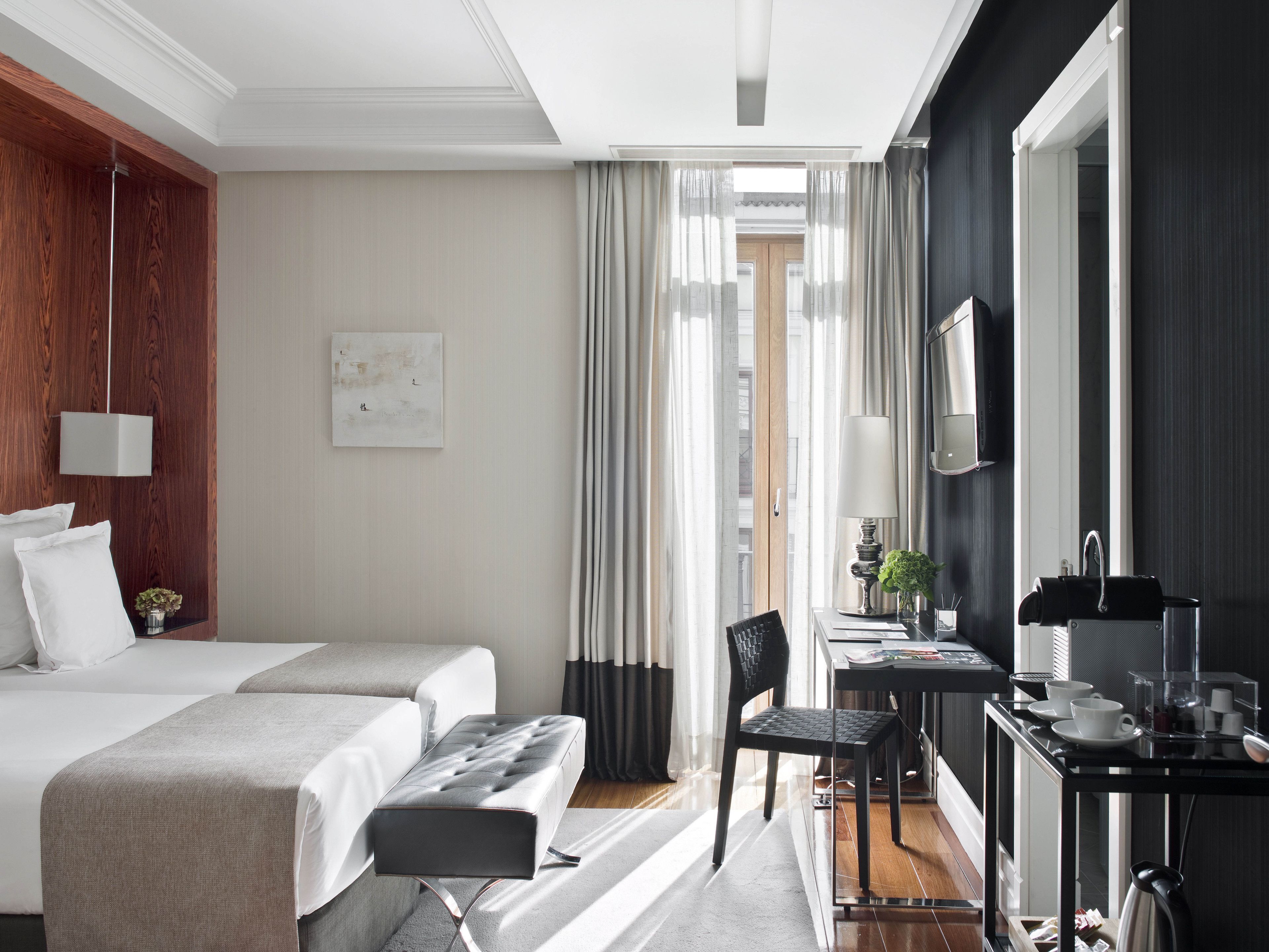 Egyptian cotton sheets, premium bedding, minibar, in-room safe