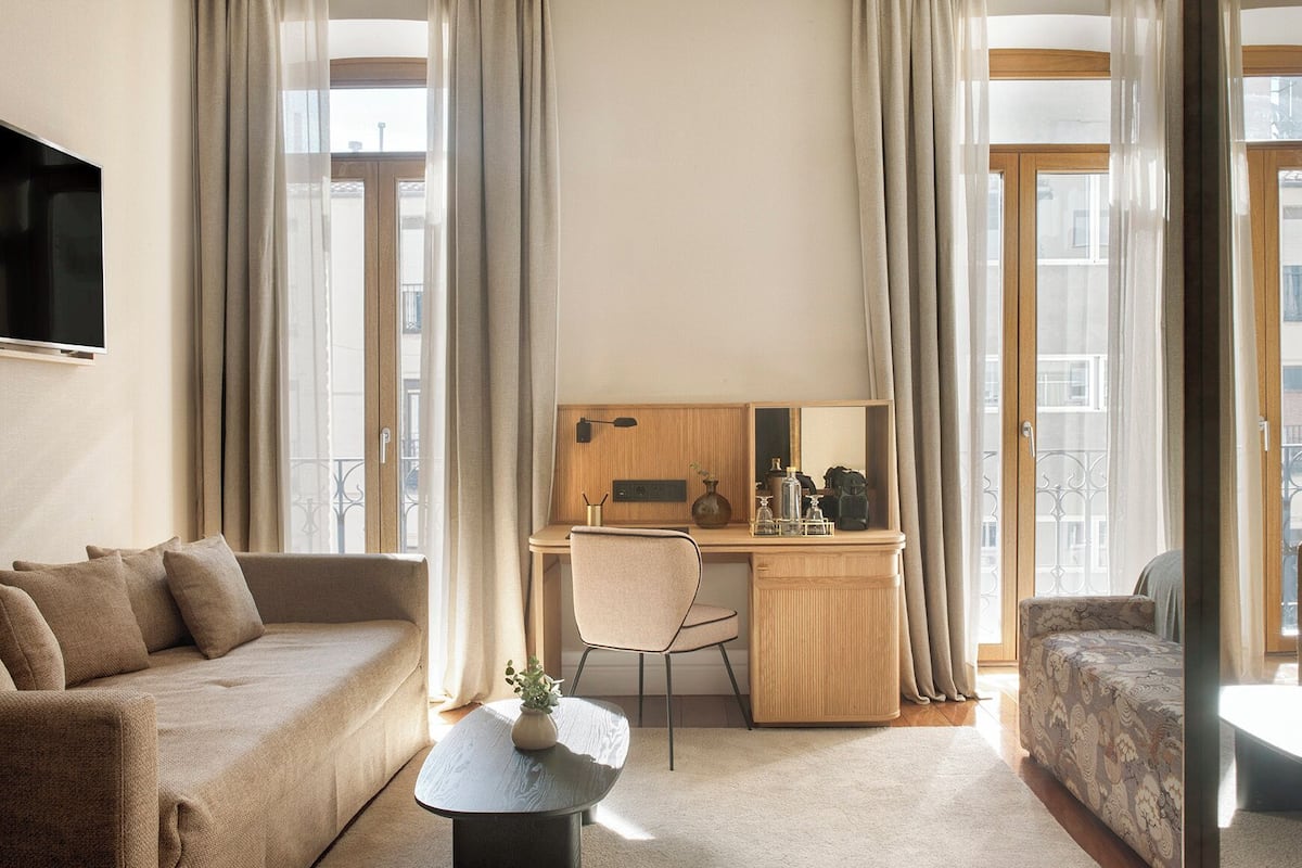 Chambre Double Deluxe, vue jardin | Draps en coton égyptien, literie de qualité supérieure, minibar