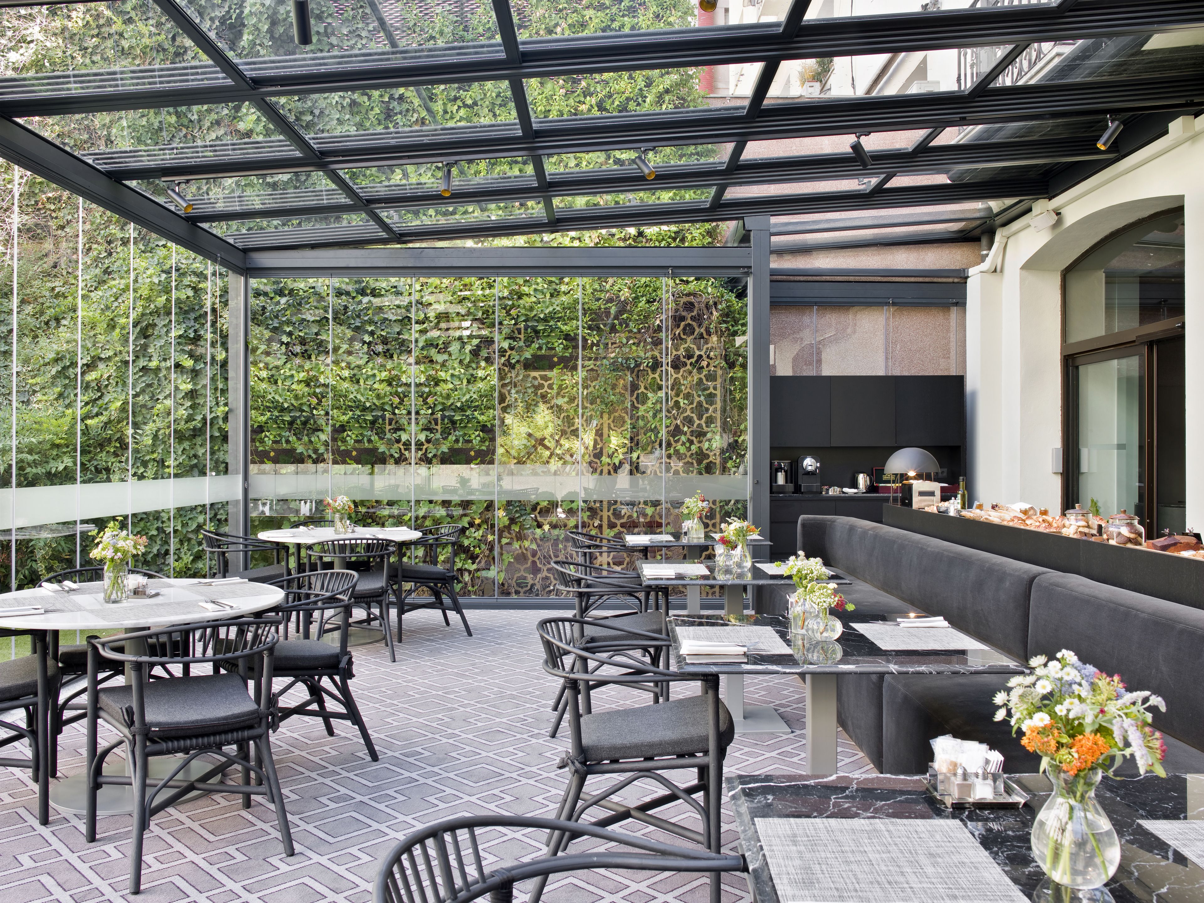 daily buffet breakfast (eur 29 per person)