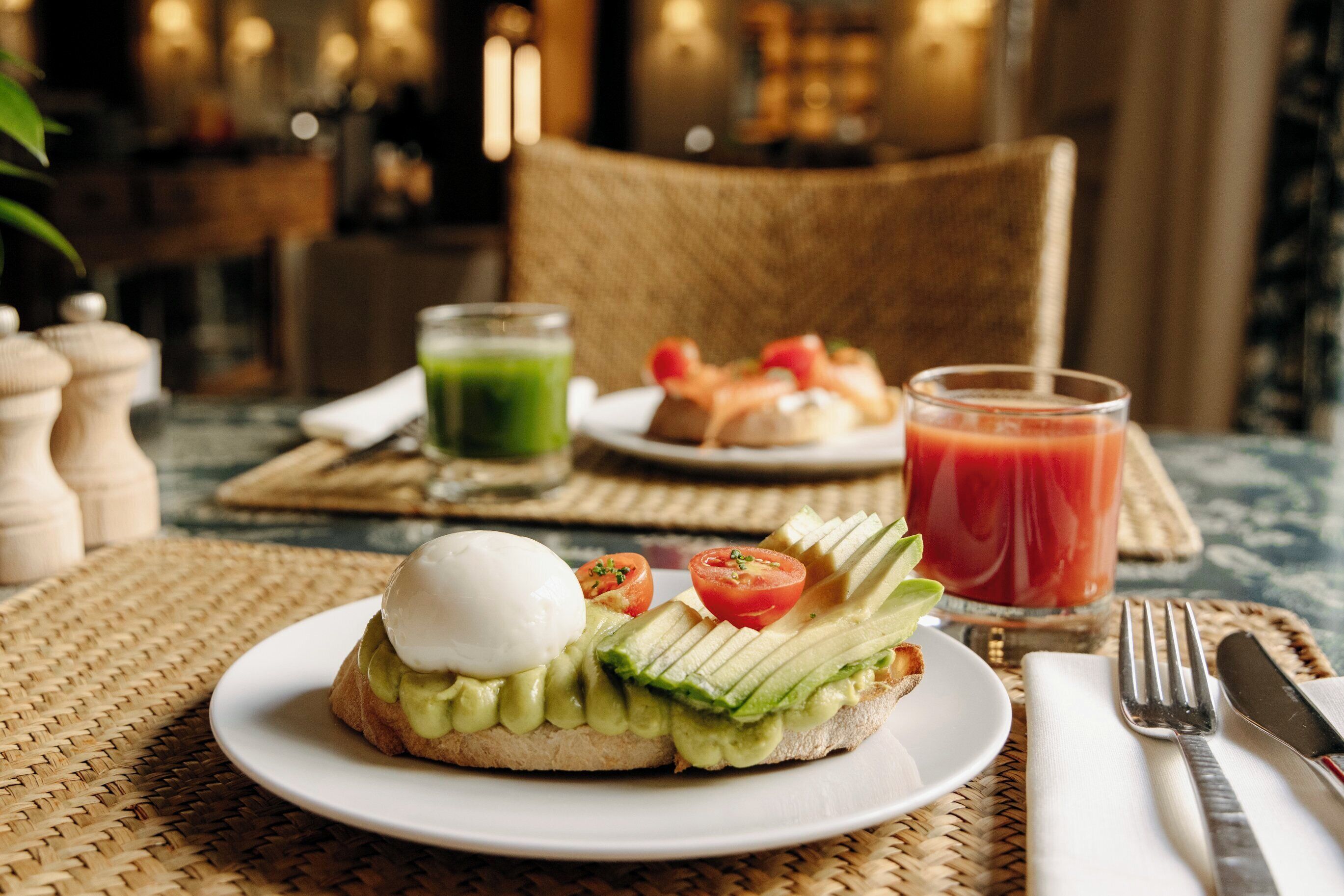 每日供应自助式早餐（每人 EUR 29）