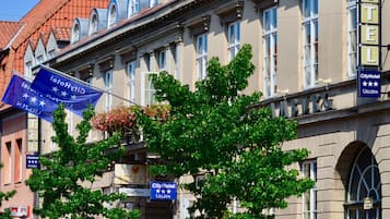 Pintu masuk hartanah