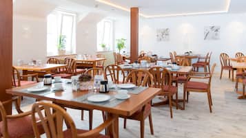 Termasuk sarapan bufet setiap hari