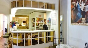 Bar (on property) - Lodi Hotel (Lodi)