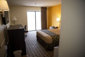 Standard Room, 1 Queen Bed | Premium bedding, blackout curtains, iron/ironing board, free WiFi