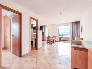 Appartement 4 pièces 8 personnes vue Mer | Living area | Flat-screen TV, table tennis - Vacanceole Sognu Di Rena (San-Nicolao)