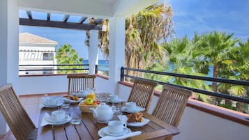 Apartment, 3 Bedrooms, Sea View (8 personnes) | Balcony