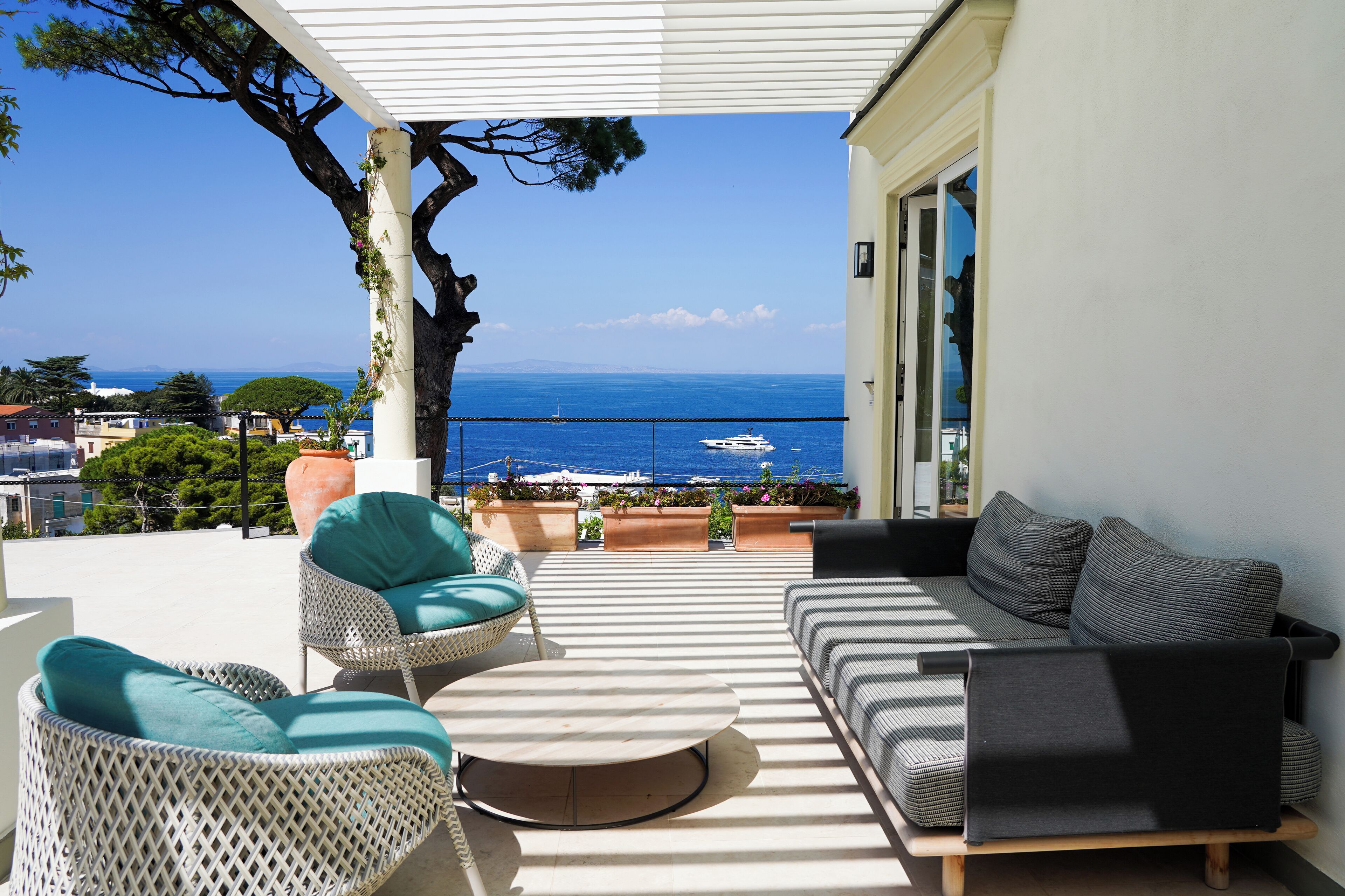 Frette Italian sheets, premium bedding, Select Comfort beds, minibar