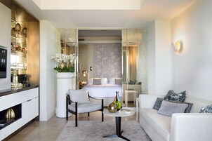 意大利 Frette 床单、高档床上用品、Select Comfort 床、迷你吧