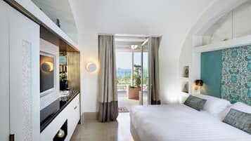 Frette Italian sheets, premium bedding, Select Comfort beds, minibar