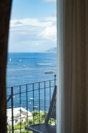 Junior Suite Sea View | Frette Italian sheets, premium bedding, Select Comfort beds, minibar